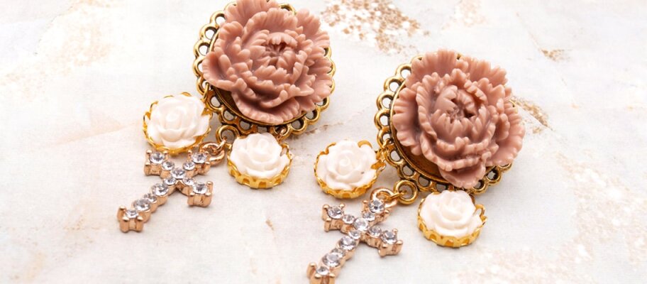 DIY: Rosen-Ohrringe selber machen - Ohrringe mit Rosen selber machen | Vintageparts.eu Blog
