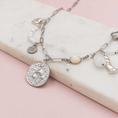 Maximalismus im Schmuck: Statement und Verspieltheit - Maximalismus im Schmuck: Statement und Verspieltheit · Vintageparts