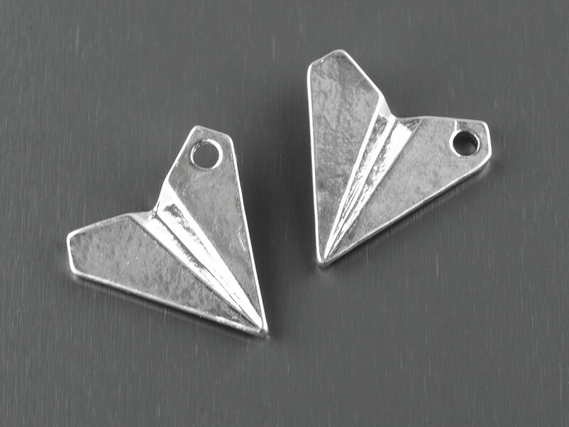 Anhänger als Papierflieger im Origami Stil in silberfarben 2 Stück