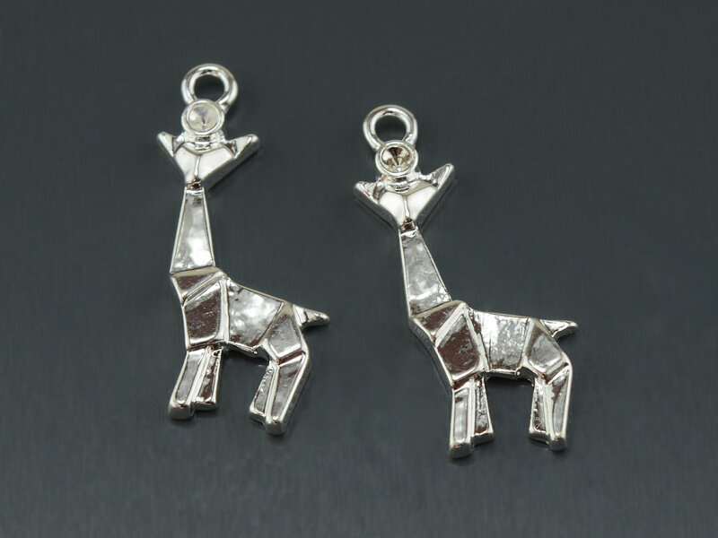 Anhänger als Giraffe im Origami Stil in silberfarben 2 Stück