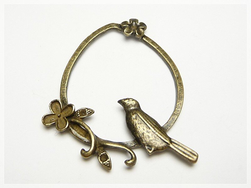 2 große Anhänger Vogel mit Frühlingsblumen in antik Bronze
