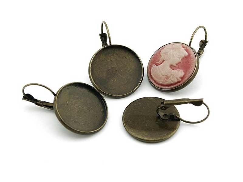 4 Brisuren in antik Bronze für 20 mm Cabochons