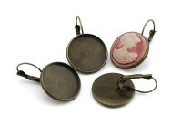 4 Brisuren in antik Bronze für 20 mm Cabochons