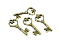 4 große Schlüssel in antik Bronze