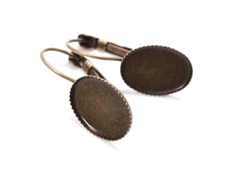 Brisuren mit ziselierten Rand in antik bronzefarben für 14 x 10 mm Cabochons 4 Stück
