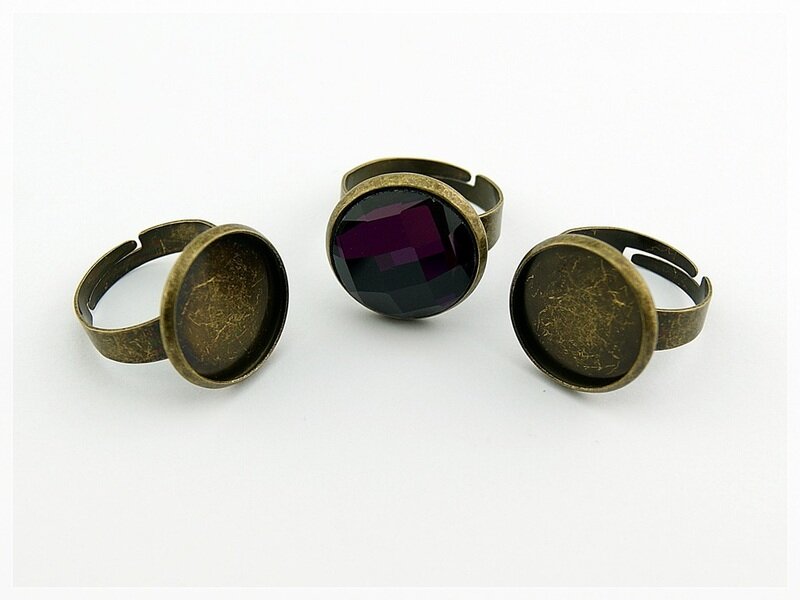 4 Ringrohlinge in antik Bronze für 16 mm Cabochon
