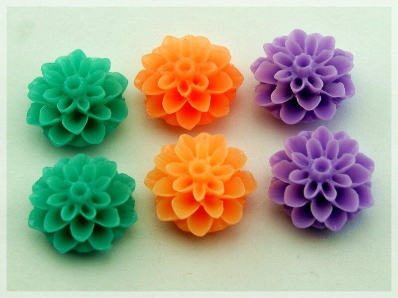 6 Cabochons Blume im Set in orange, lila und türkis, 15 mm
