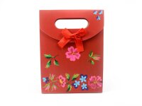 Geschenkverpackung Folklore in rot mit Klettverschluss 2...