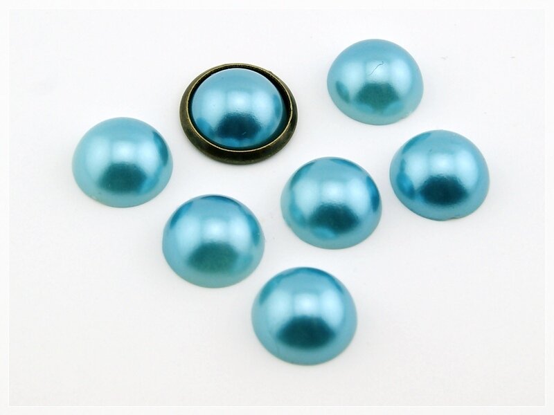 20 Cabochons in perlmutt hellblau, 12 mm