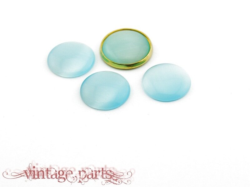 4 Cateye Cabochons in hellblau, 16 mm