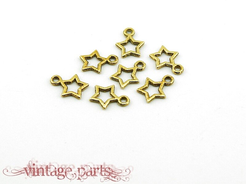 20 Stern Anhänger aus Metall in antik goldfarben