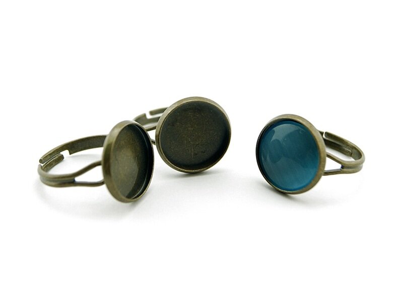 4 Ringrohlinge in antik Bronze für 14 mm Cabochon