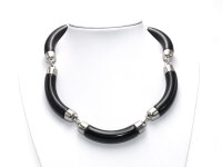fertige Kette mit gebogenen Elementen in schwarz 40cm