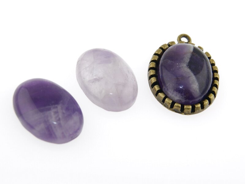 2 Cabochons echter Amethyst, 18 x 13 mm