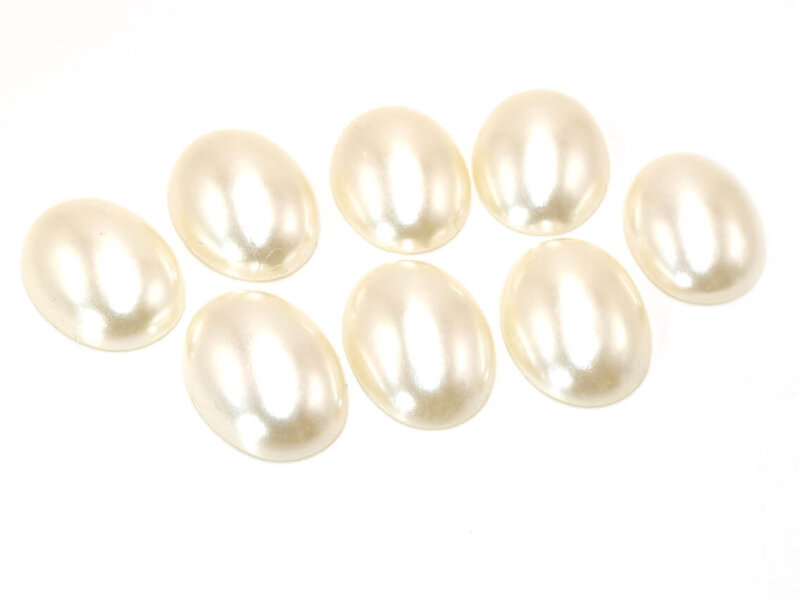 Acrylcabochons in creme 24 x18 mm 8 Stück