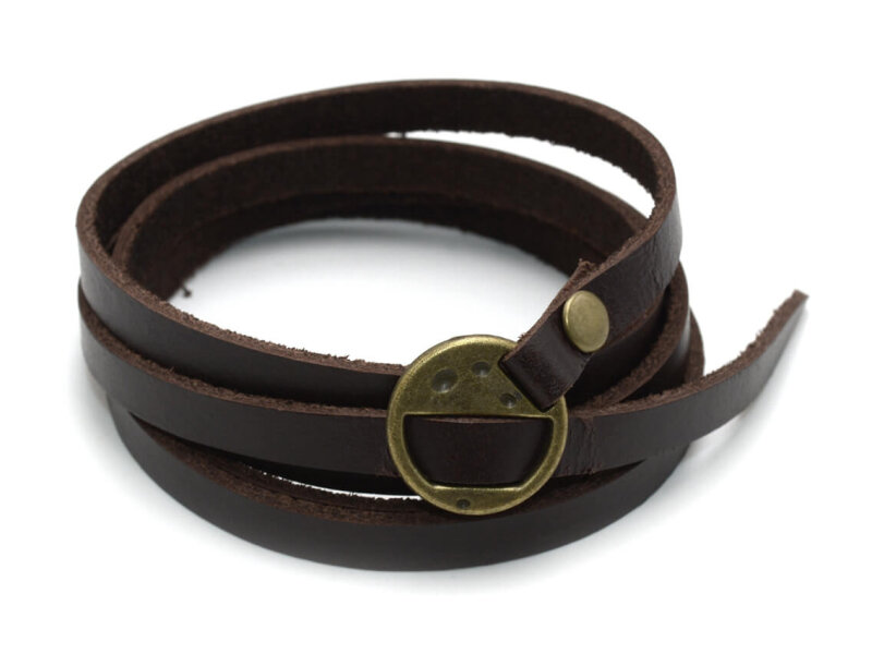 langes Lederarmband in dunkelbraun
