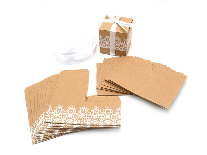 Geschenkbox mit floralem Muster in neutral 10 Stück