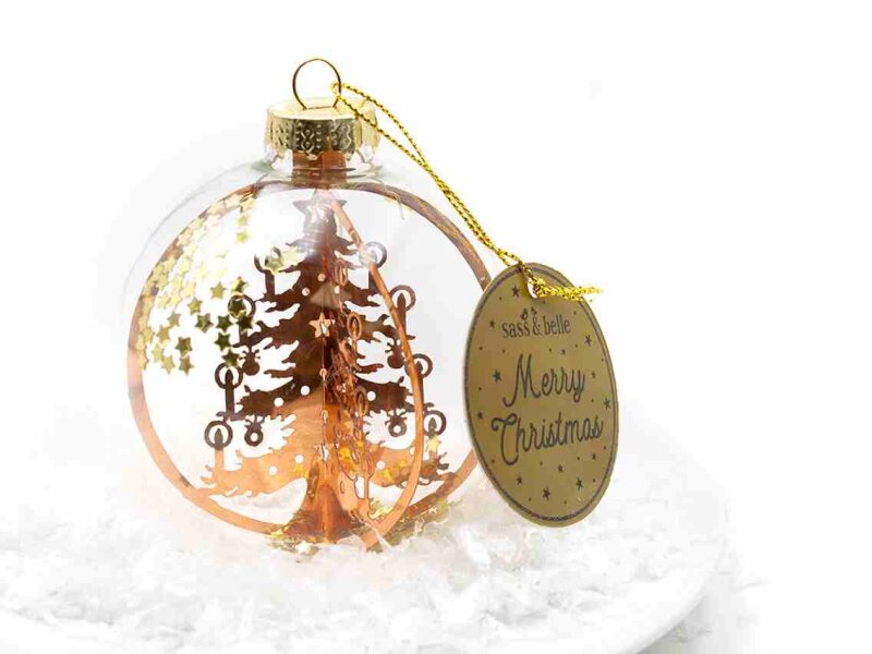 Weihnachtsbaumkugel aus Glas mit Tannenbaum in Kupfer und Flitter
