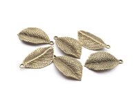 große Anhänger als Blatt in antik bronzefarben...