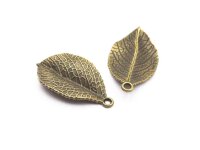 große Anhänger als Blatt in antik bronzefarben...