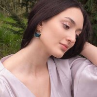Ohrstecker Fiona mit eingefassten Glasstein in blau und...