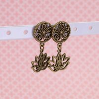 Ohrstecker in antik Bronze Herzen als Blüte 6...