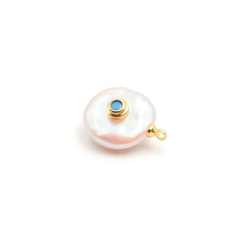 Anhänger Süßwasserzuchtperle mit Verzierung aus Messing, 18K Goldbeschichtung, 16x10 mm, 1 Stück