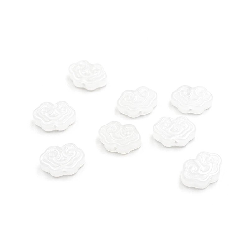 8 Weiße Glasperlen als Wolke im Jadedesign 6mm