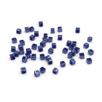 Glasschliffperlen als Würfel in Marineblau 2 x 2 mm...