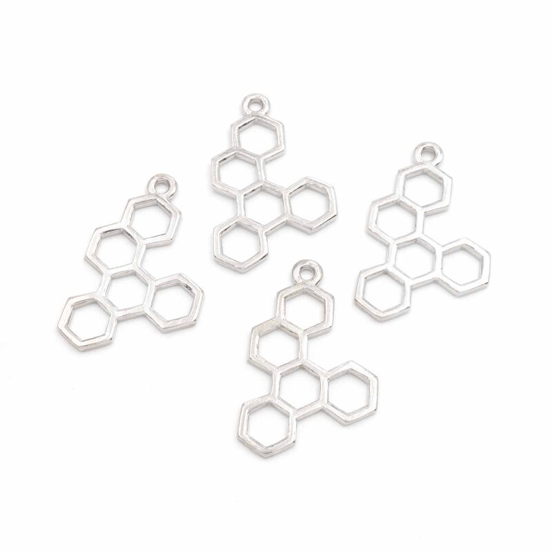 Anhänger als Honigwabe in silberfarben 30x18mm 4 Stück