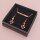 Geschenkbox in Schwarz mit goldenem Muster 9 x 9cm