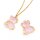 Teddybär Anhänger aus Resin in rosa mit 14K Goldbeschichtung und Strasssteinen 24 mm