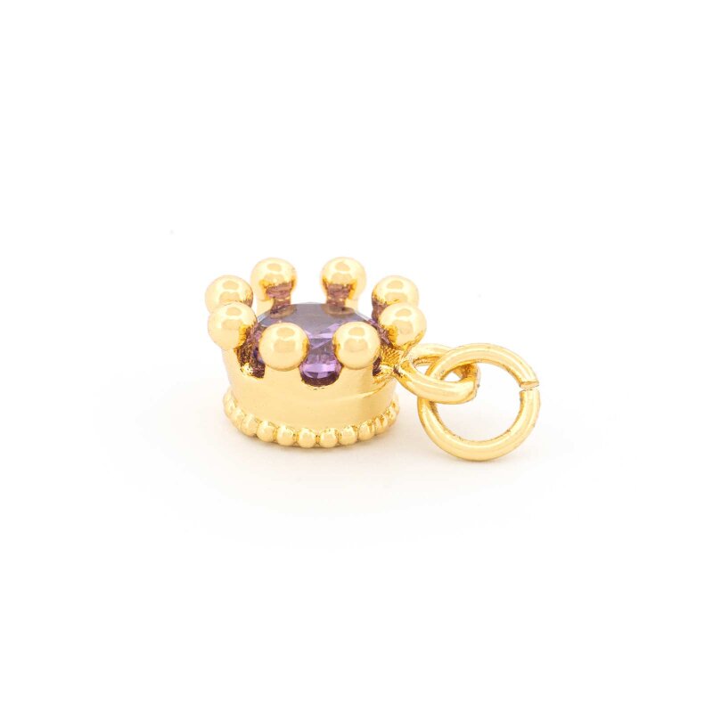 Kronenanhänger aus Messing mit 18k Goldbeschichtung mit lila Zirkonia 12 mm