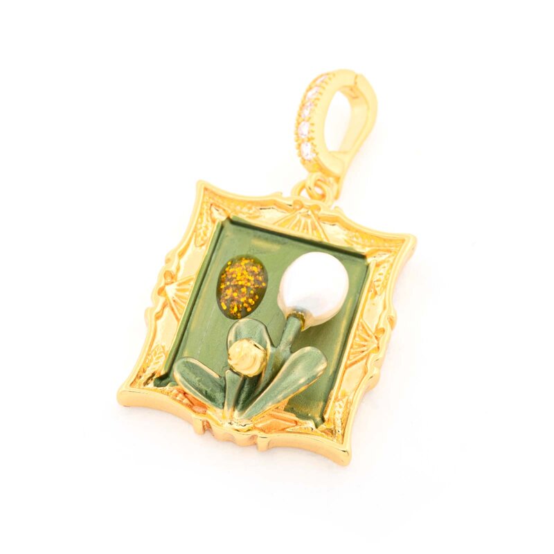 Anhänger aus Messing mit 18k Goldbeschichtung, Tulpen-Motiv & Süßwasserperle