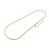 Komplette goldfarbene Venezianerkette, flach auf...