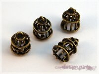dreidimensionale Vogelkäfige aus Metall in vintage...