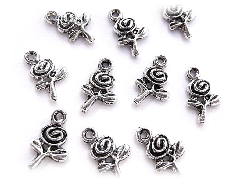 10 Anhänger "Blümchen" in tibetsilber