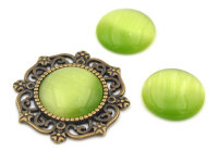 Cabochons aus Cateyeglas in kiwi 14 mm 6 Stück