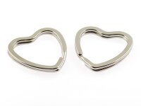 2 Schlüsselringe als Herz in silberfarben platiniert