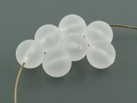 10 gefrostete Acrylperlen in weiß, 16 mm