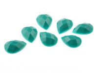 10 facettierte Acrylcabochons als Tropfen in cyan, 14 x 10mm