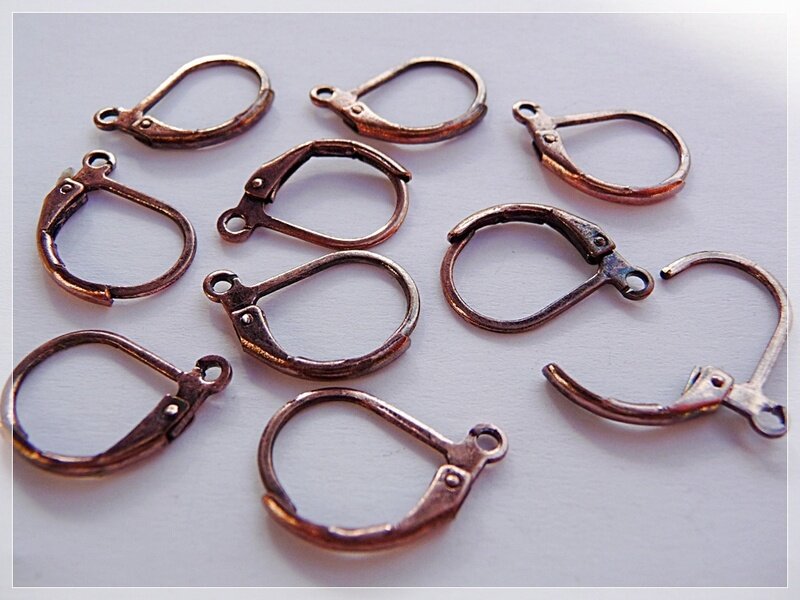 10 Brisuren in Vintage Kupfer Klappohrring