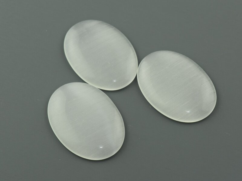 2 Cabochons 25*18 mm Cateye Glas weiß
