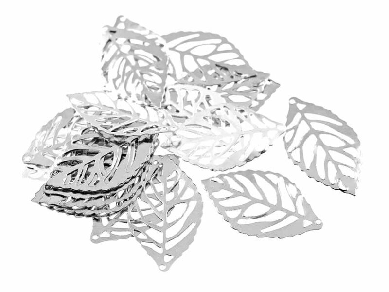 20 kleine, filigrane Blätter in silberfarben