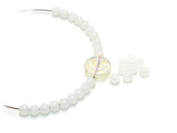 80 Perlen Jadeimitat in weiß, 4 mm