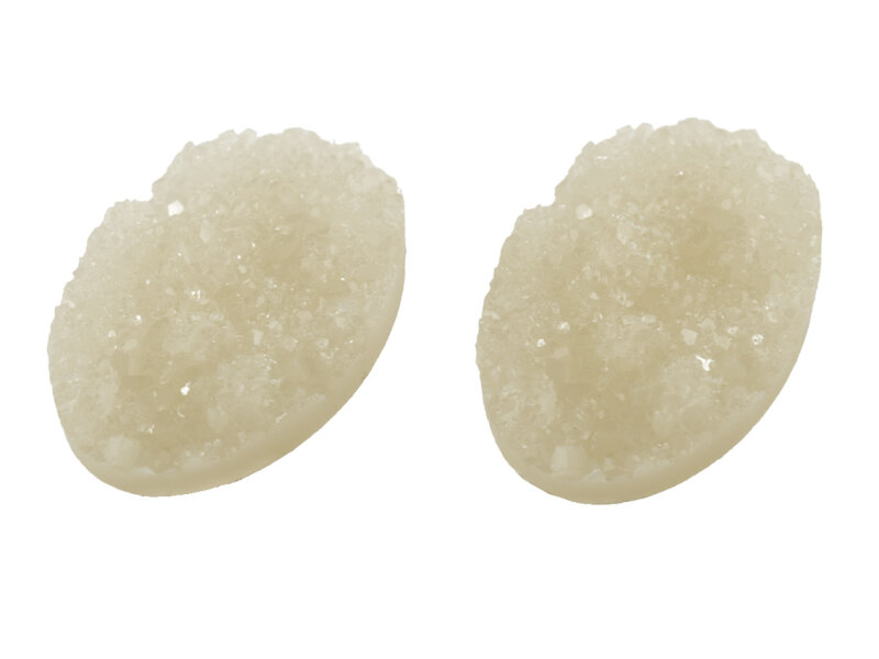 2 stark funkelnde Cabochons in creme 30 x 20 mm