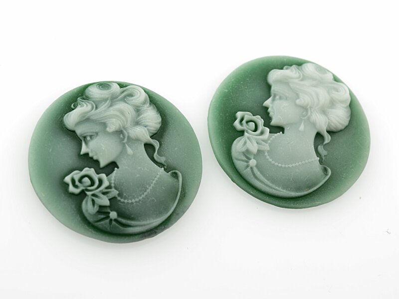 2 Kameen mit vintage Damenmotiv für 30 mm Fassungen