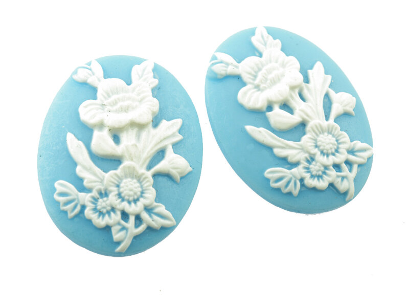 2 Kameen "Blumenstrauß" aus Resin, 40 x 30 mm