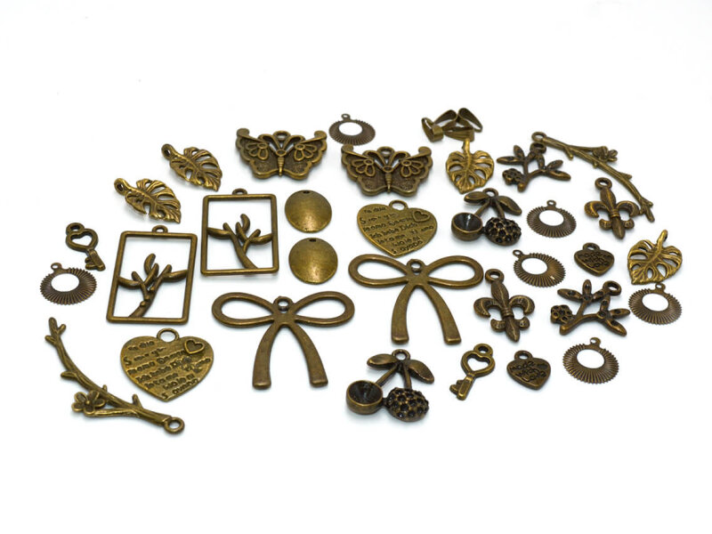Set ROSALIE Anhänger Set mit verschiedenen Charms in antik bronzefarben