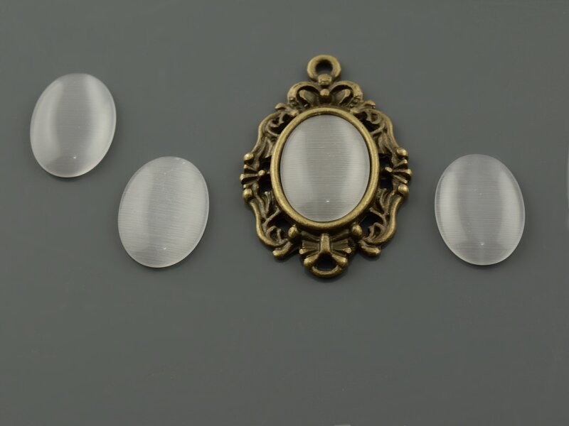 6 Cabochon Cateye Glas in hellgrau, 14 x 10 mm